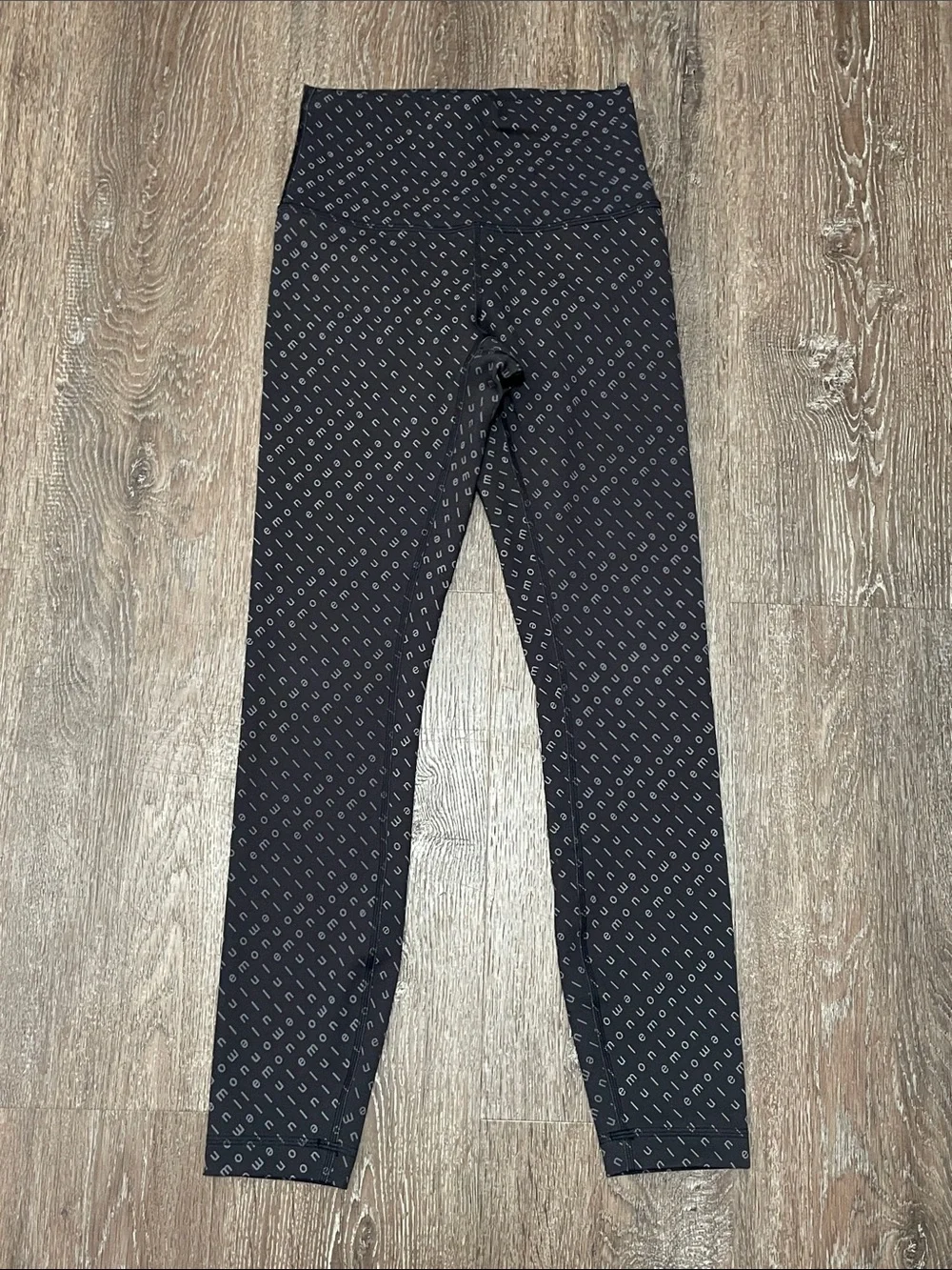 Like New Lululemon Black/Red Workout Set. Size 4